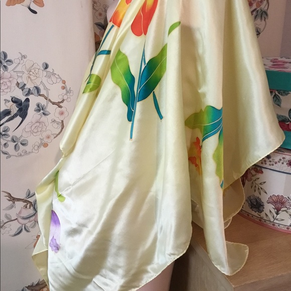 VTG Silk Tulip Scarve - Picture 2 of 6
